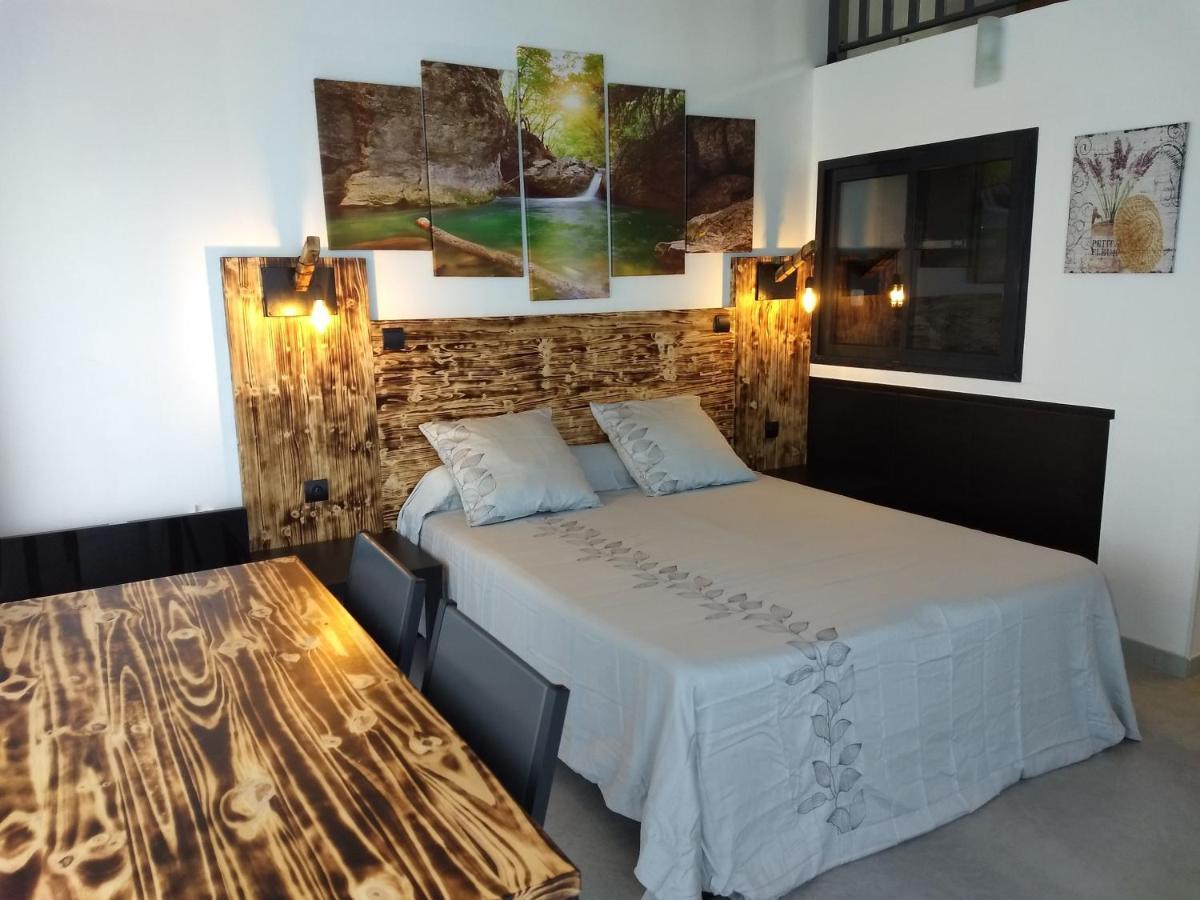 Les Terrasses De Valensole Bed & Breakfast Екстериор снимка