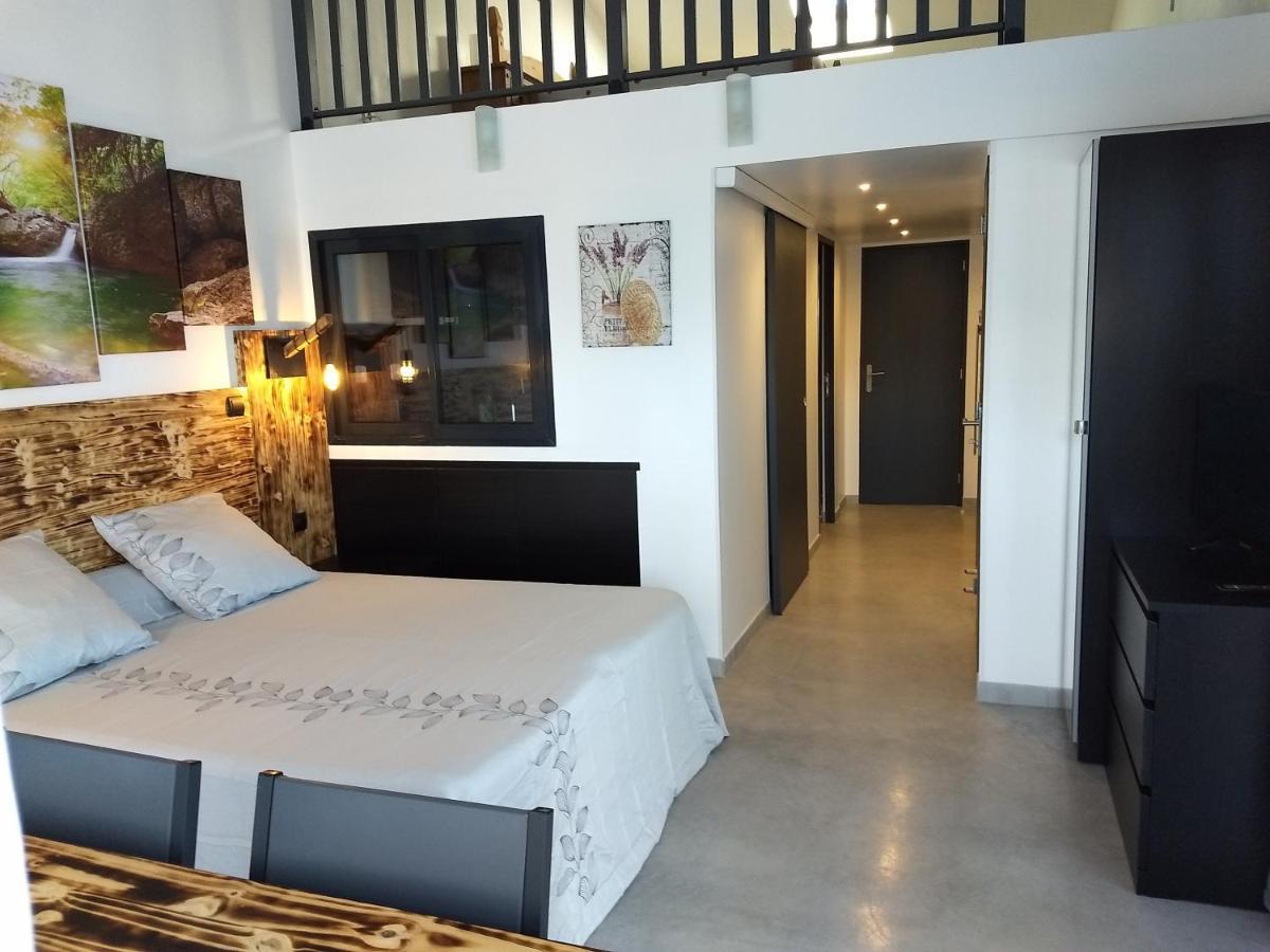 Les Terrasses De Valensole Bed & Breakfast Екстериор снимка