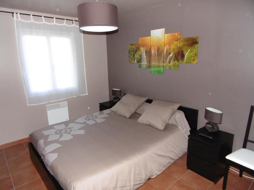Les Terrasses De Valensole Bed & Breakfast Стая снимка