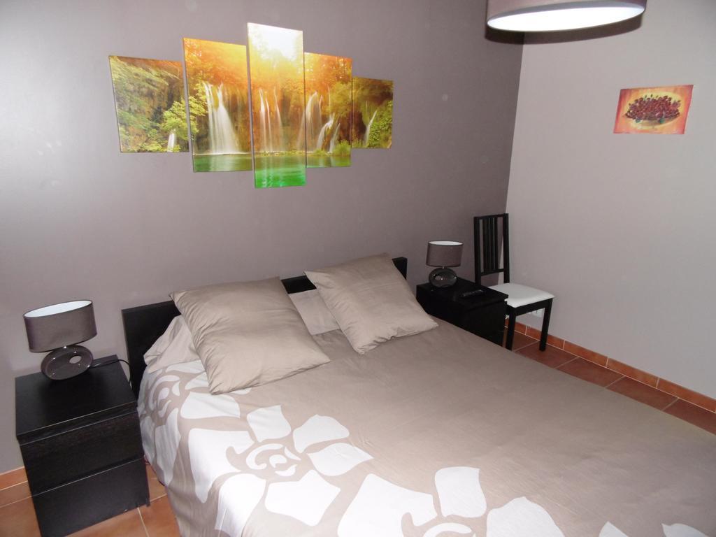 Les Terrasses De Valensole Bed & Breakfast Стая снимка